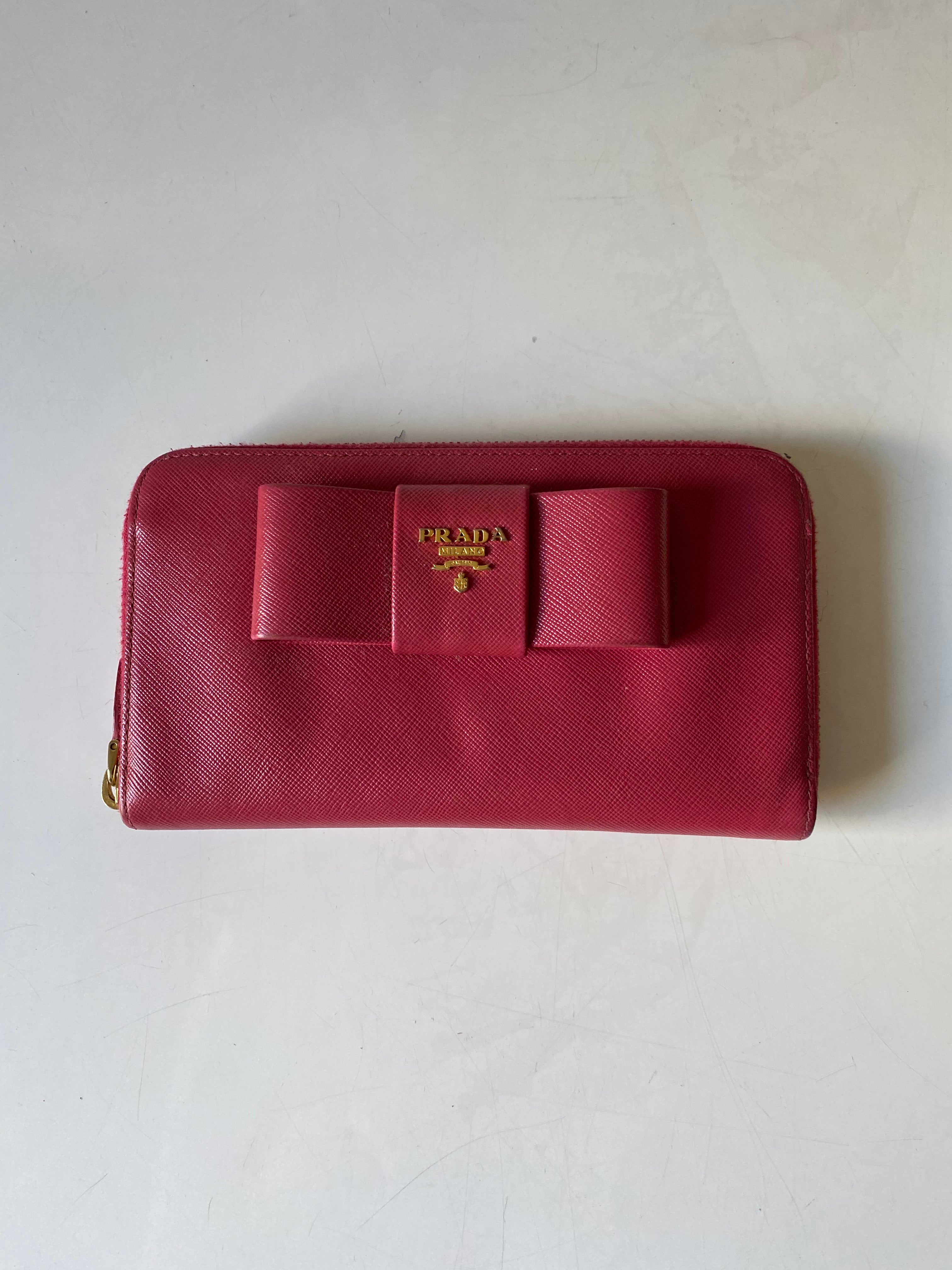 prada wallet milano