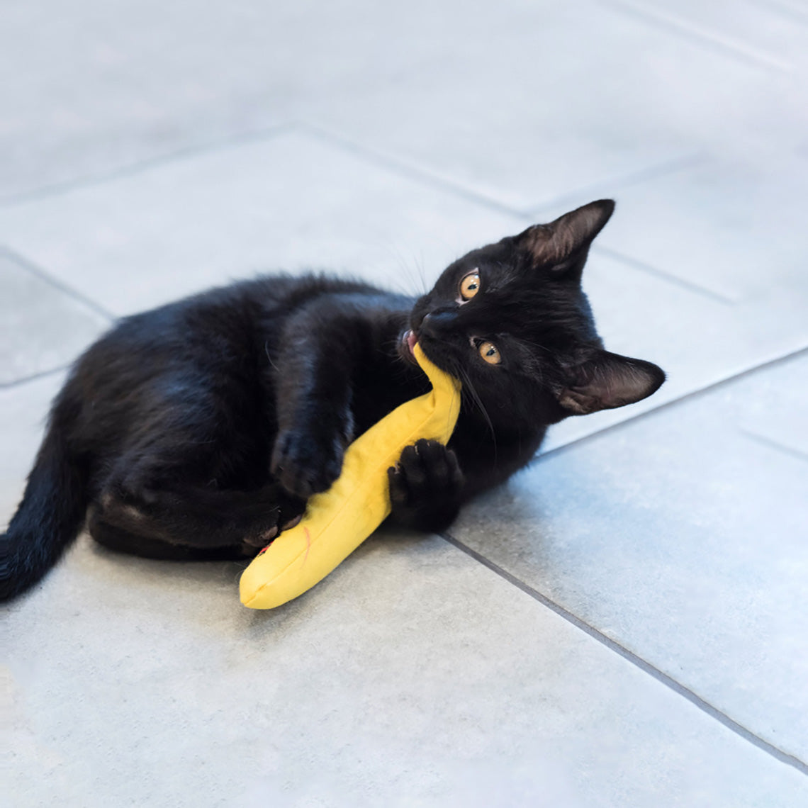 yeowww catnip banana