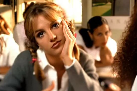 Absolème mode années 90 Britney Spears