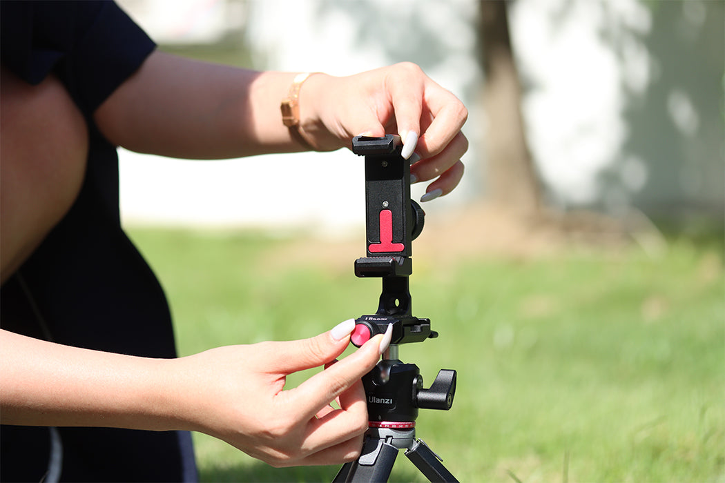 What to Consider When Choosing the Best Cell Phone Tripod Mount