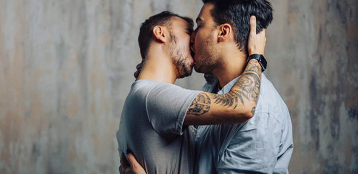 kissing gay couple