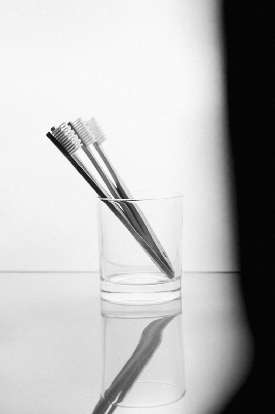 Comparing Bamboo And Traditional Toothbrushes For Orthodontic Care