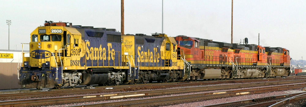 BNSF Locomotives - Hobart Yard, Los Angeles, CA