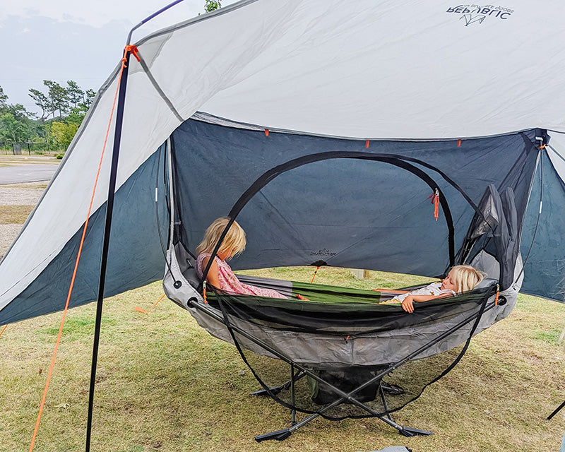 free standing hammock with mosquito net and quilt