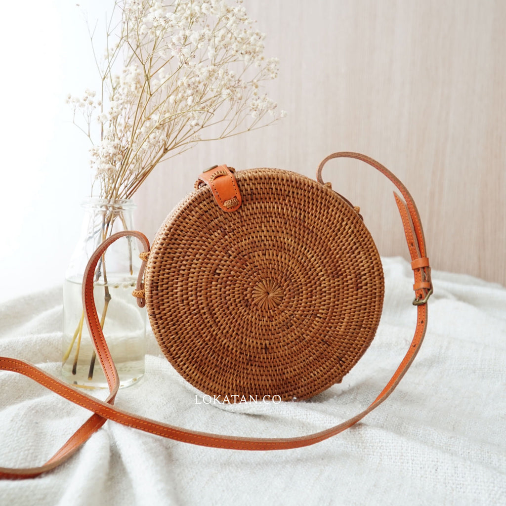 Adjustable Round Brown Plain Bali Rattan Bag – Lokatan