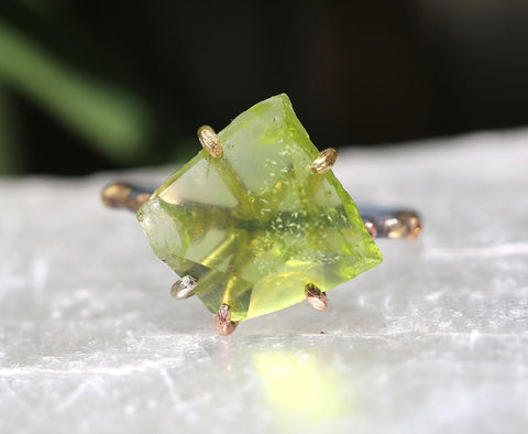 Peridot Ring | History & Meaning 