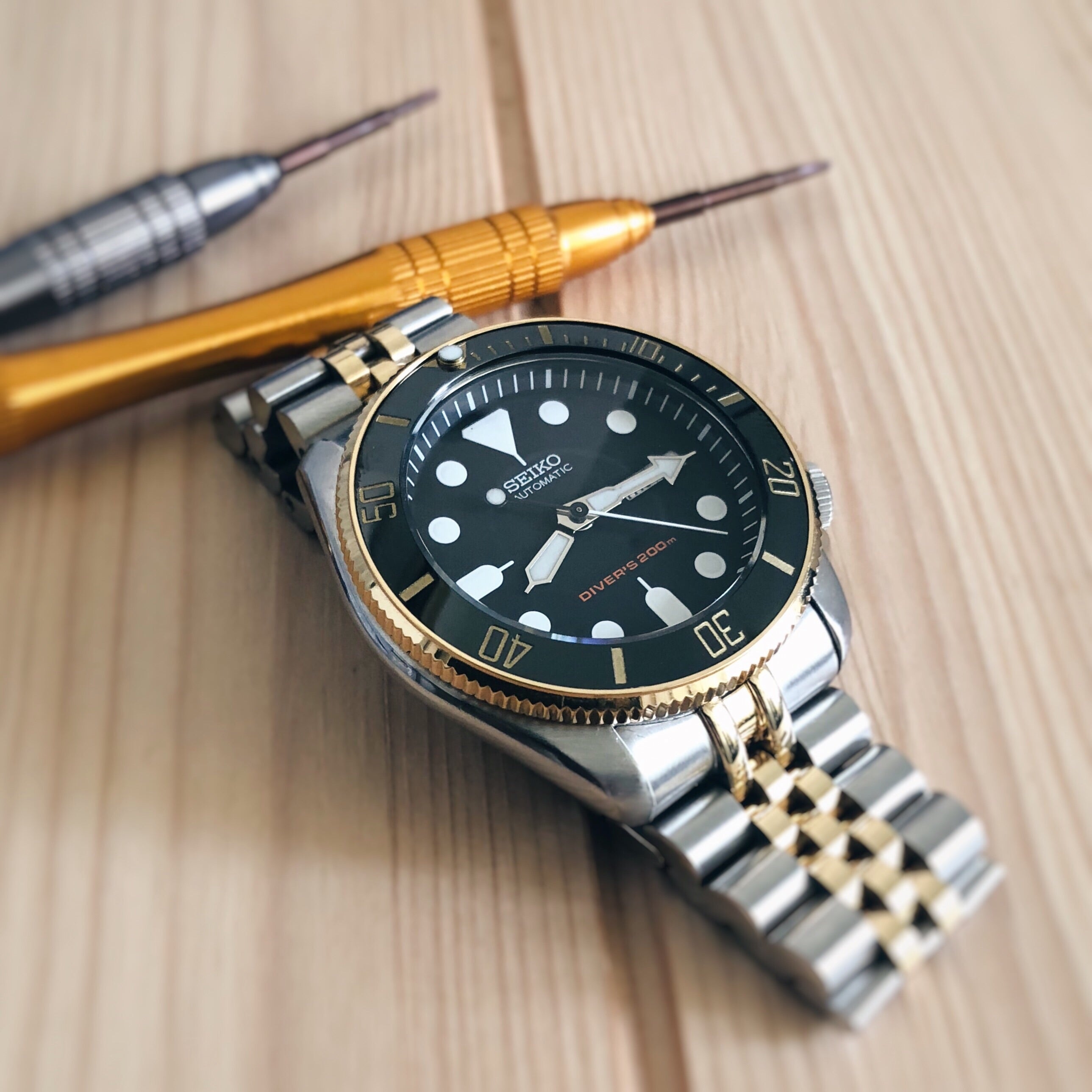 SKX007 Coin Edge Bezel: Polished Gold Finish | namokiMODS