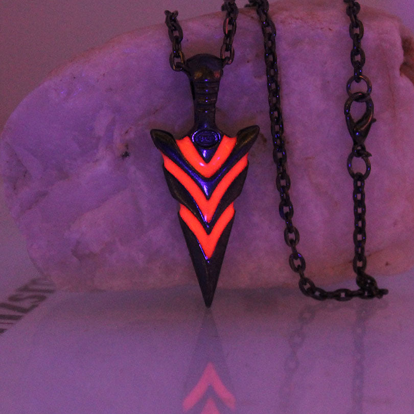 how to make glowing jewelry