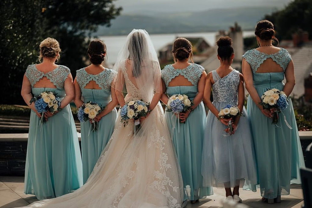 birde and five bridesmaids