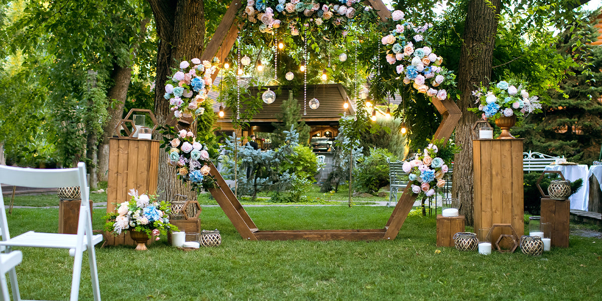backyard wedding decoration