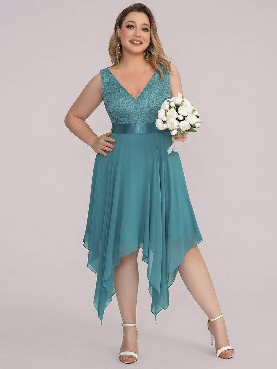 Plus Size Stunning V Neck Lace & Chiffon Prom Dress for Women