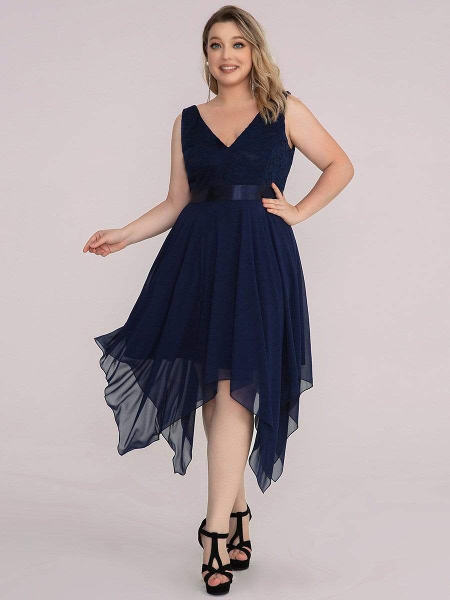 Plus Size Stunning V Neck Lace & Chiffon Prom Dress for Women