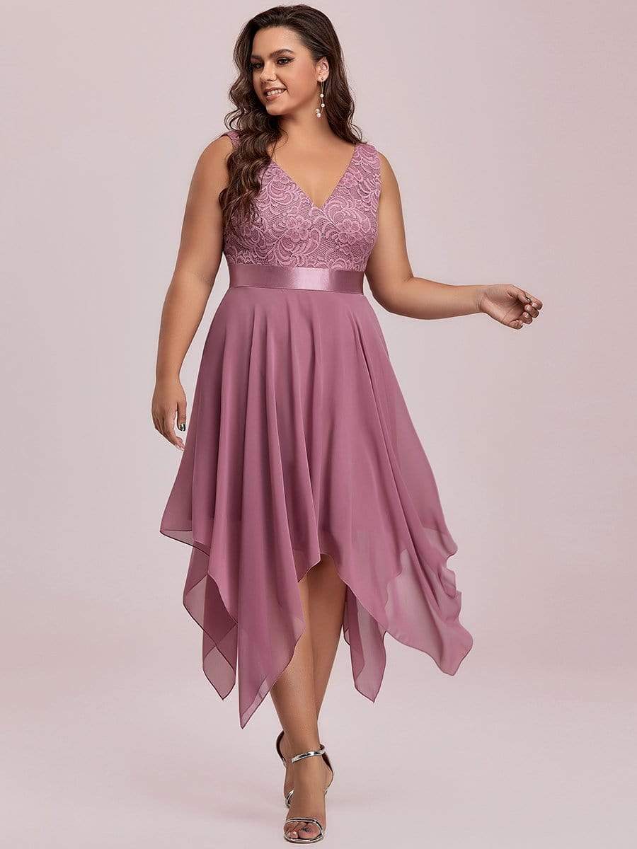 Plus Size Stunning V Neck Lace & Chiffon Prom Dress for Women