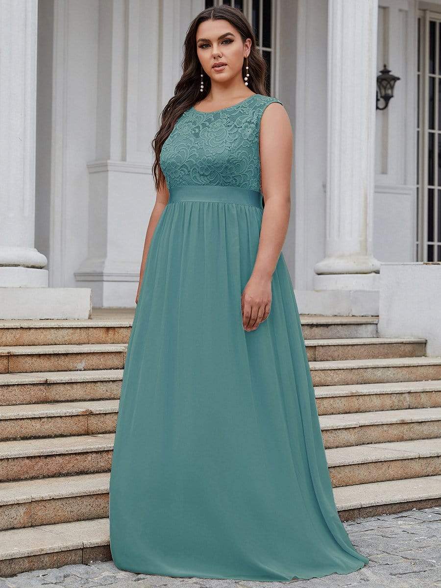 Plus Size Classic Round Neck V Back A-Line Chiffon Bridesmaid Dresses with Lace