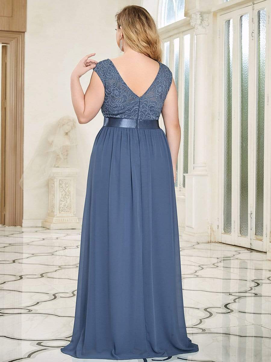 Plus Size Classic Round Neck V Back A-Line Chiffon Bridesmaid Dresses with Lace