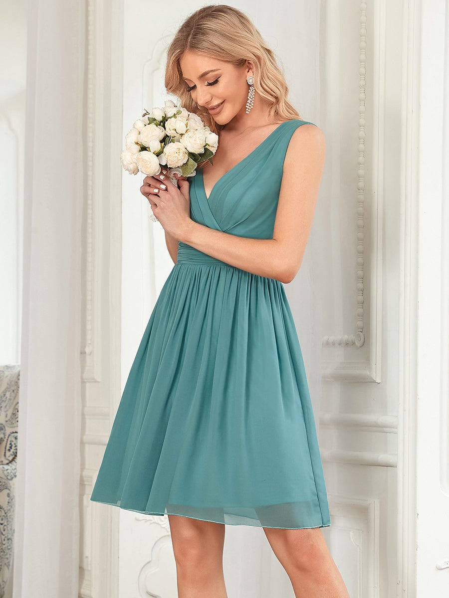 Knee-Length Chiffon Bridesmaid Dresses for Women with V-Neck