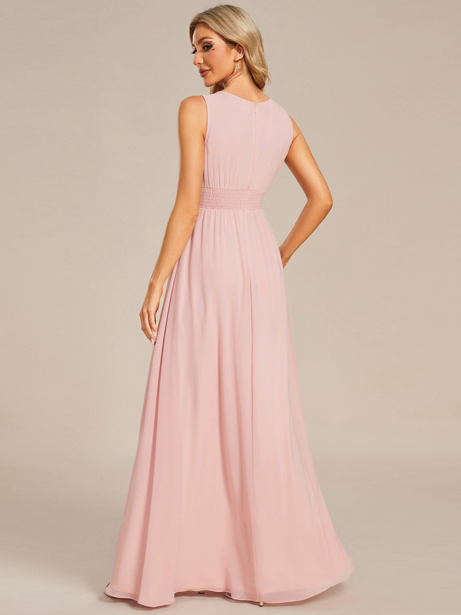 A-Line Chiffon Round Neckline Bridesmaid Dress with Sleeveless and Pleats