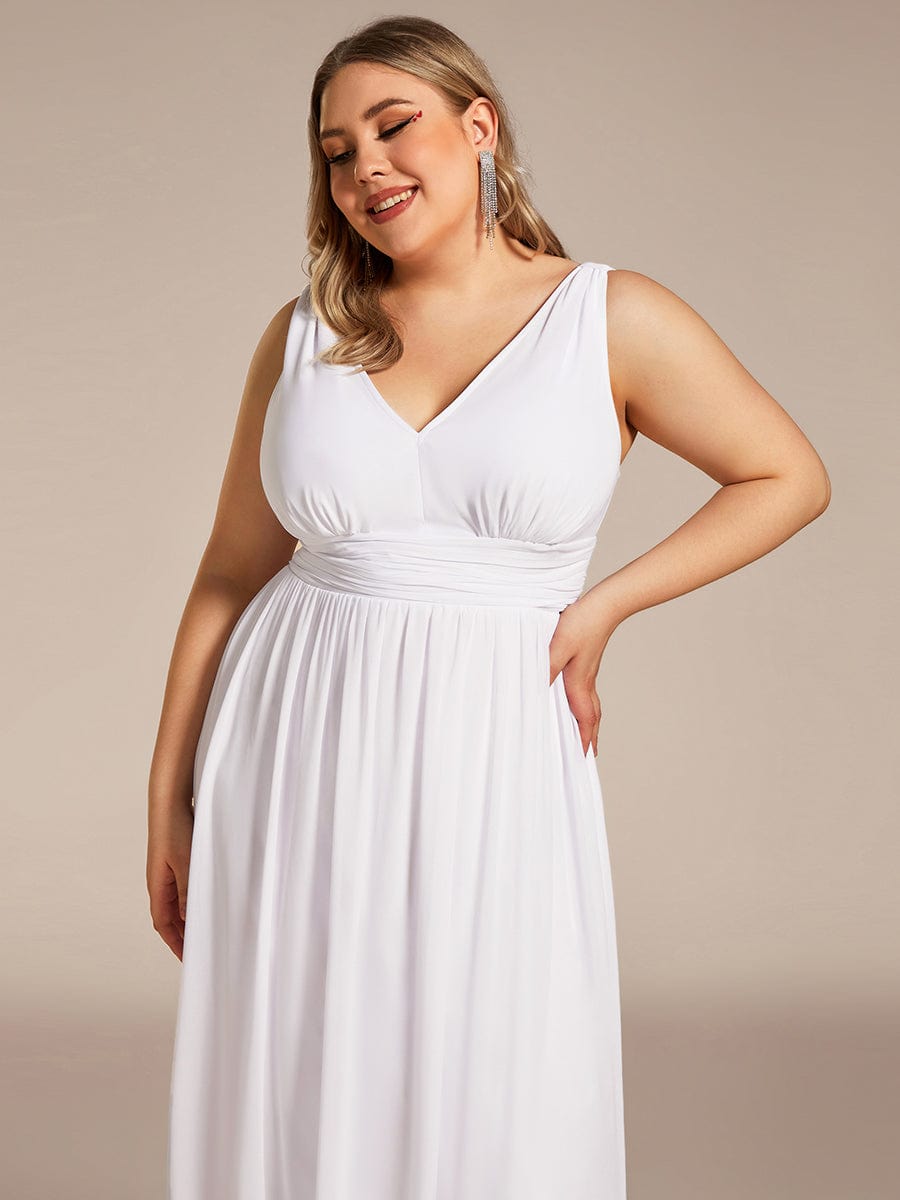 Plus Size Sleeveless V-Neck Chiffon Maxi Bridesmaid Dress