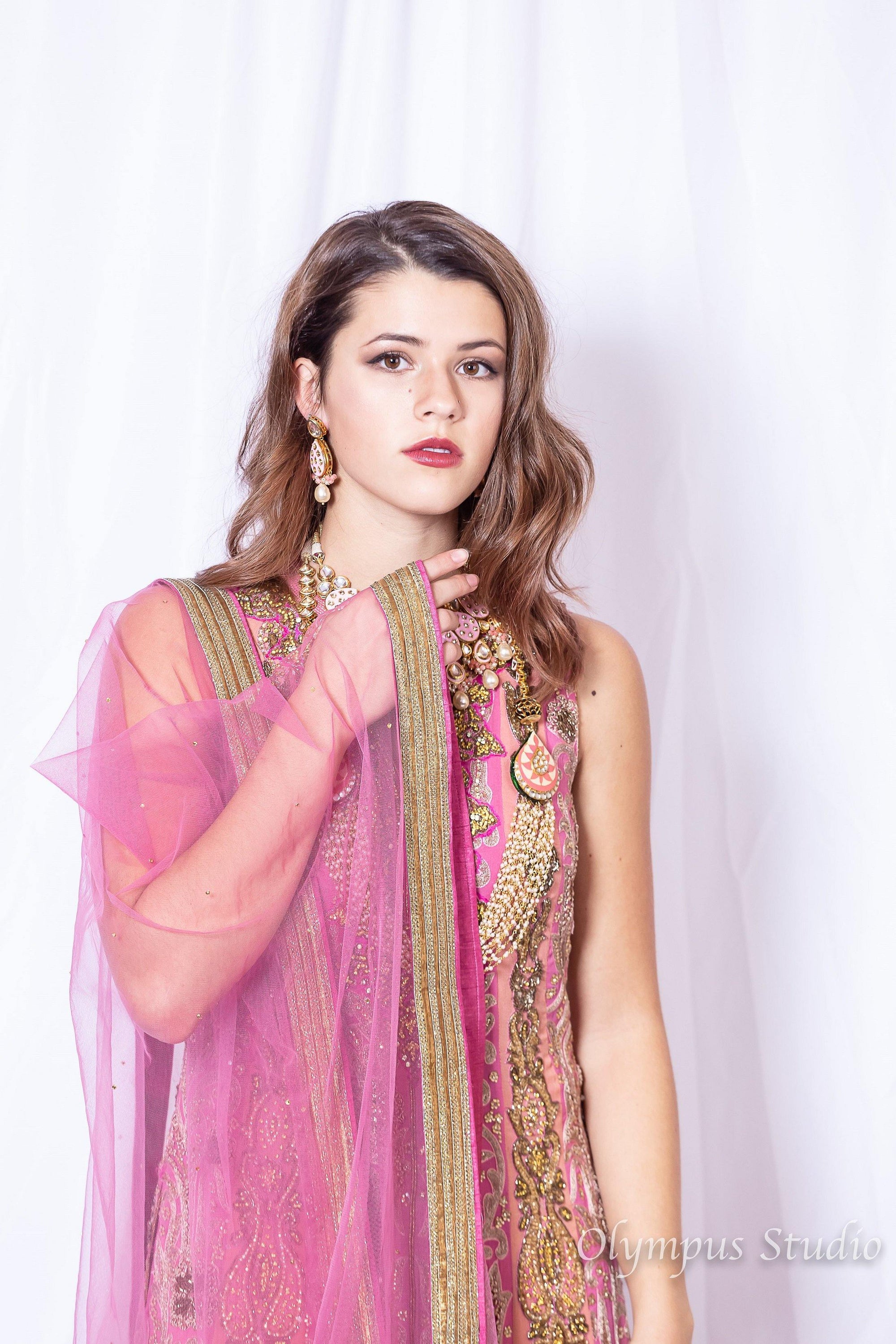 2000px x 3000px - Pink Heavy embroidered Pakistani Kurta - Rent - Glamourental