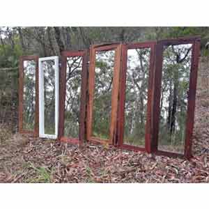 Handmade dress mirrors using Australian recycled timbers. Here using  Australian Brown Gum Timber, Australian Red Gum, Dark Red Ironbark and one wooden mirror painted Antique White for a Shabby Chic look.