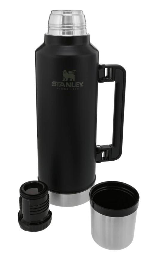 https://cdn.shopify.com/s/files/1/0139/6814/6489/products/stanley-thermos-stanley-the-legendary-classic-bottle-2-0qt-1-90l-28975134441506.png?v=1644233936&width=512