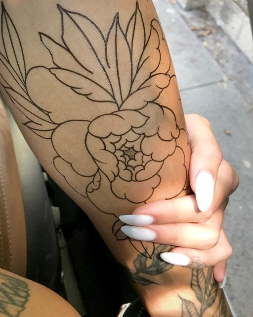 Hand Drawn Minimalist Floral Tattoo 12490279 Vector Art at Vecteezy