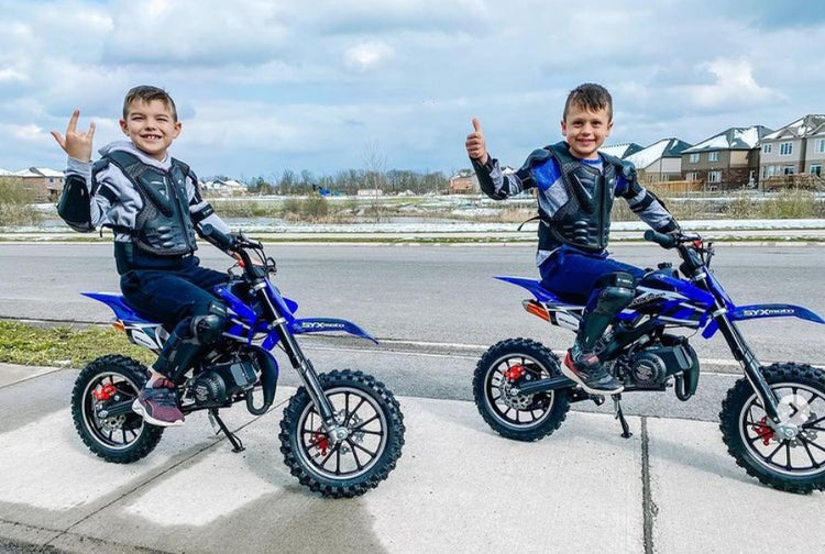  Syx Moto - Mini moto cross para niños, motor de gasolina, 2  tiempos, 50 cc, motocicleta Holeshot, todoterreno, motocicleta Holeshot,  moto cross, transmisión plenamente automática, roja. : Automotriz