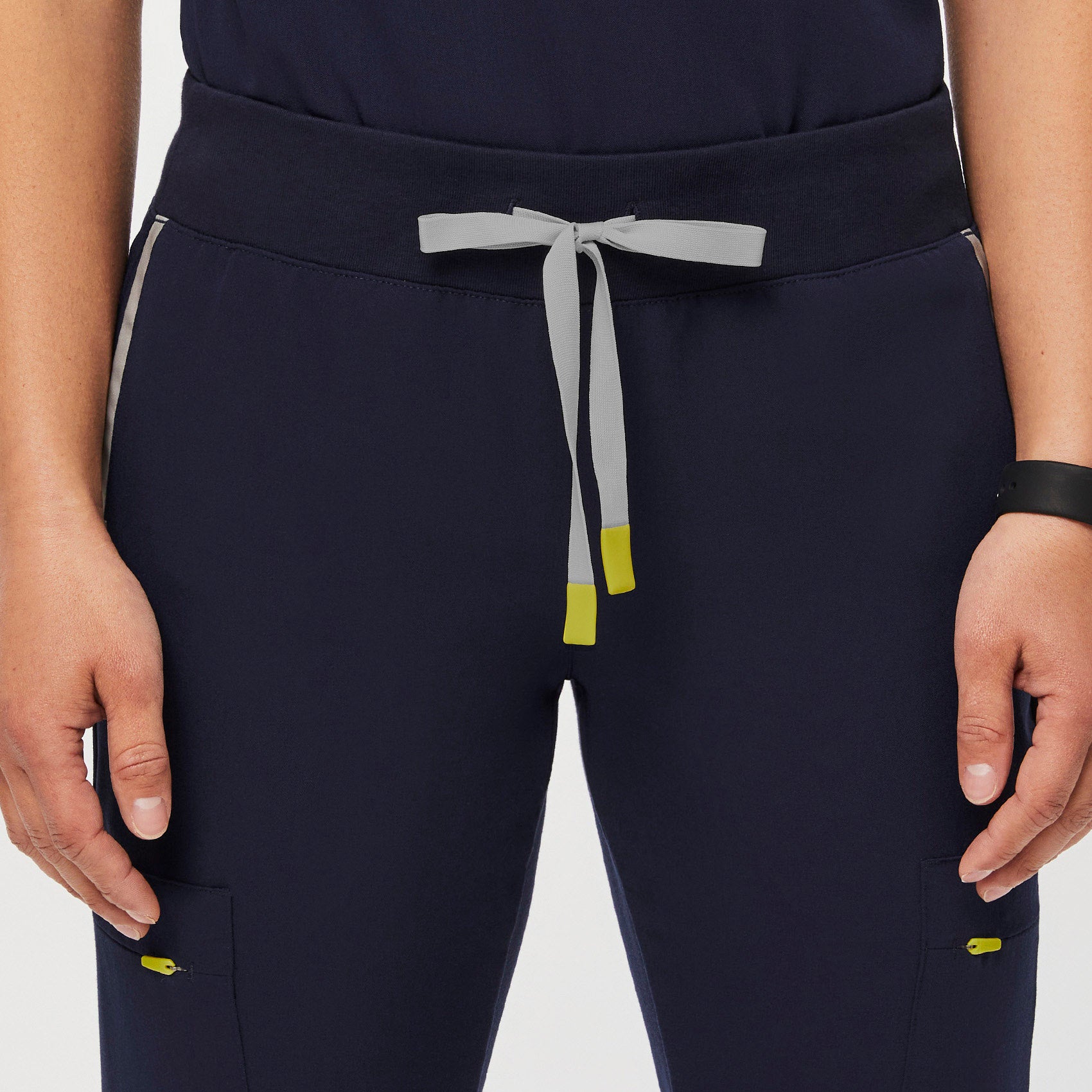 Women's Muoy Jogger Scrub Pant - Navy · FIGS