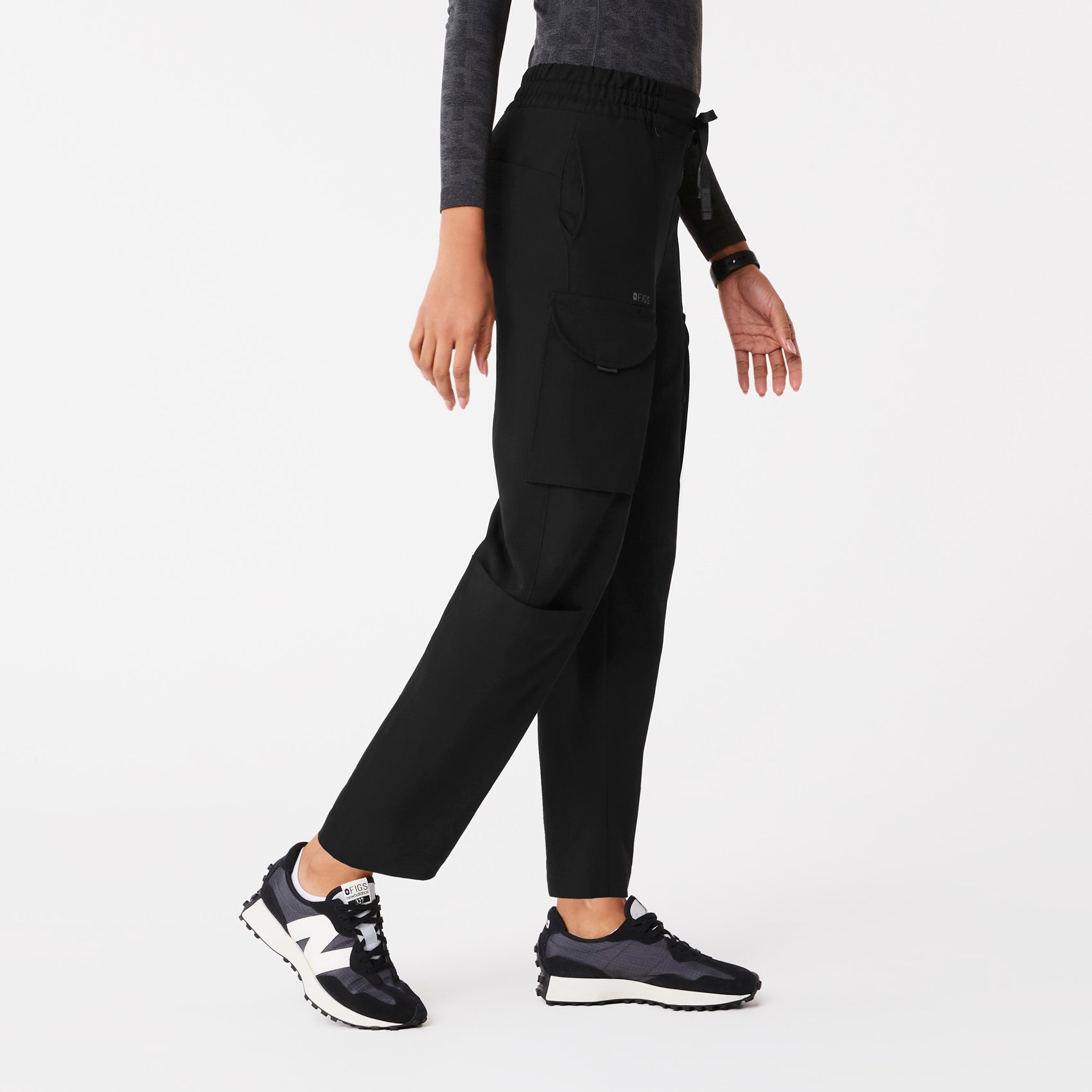 JUNO - Form Fitting Legging - Black