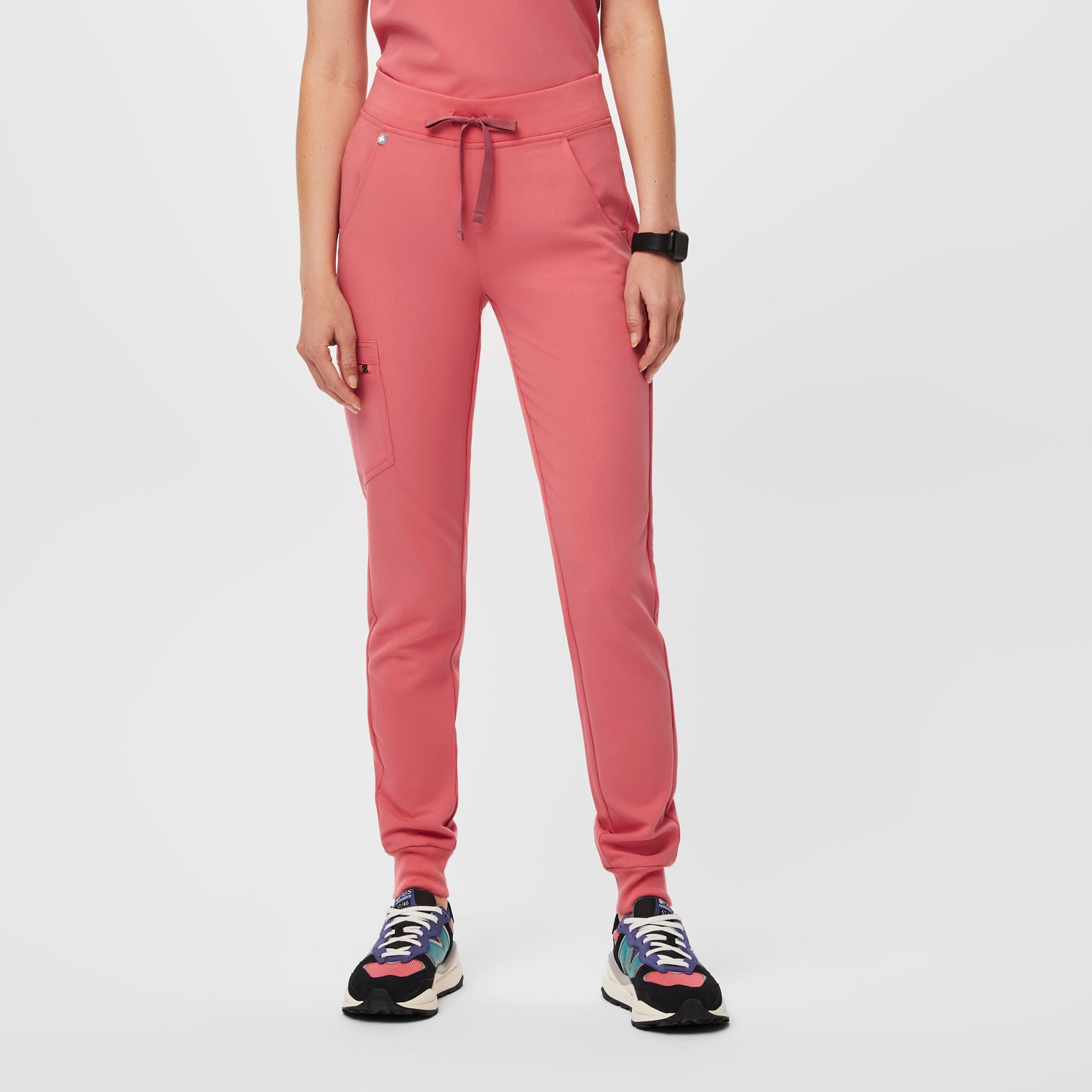 Pantalón deportivo de uniforme médico Zamora™ para mujer - Rosa desierto ·  FIGS