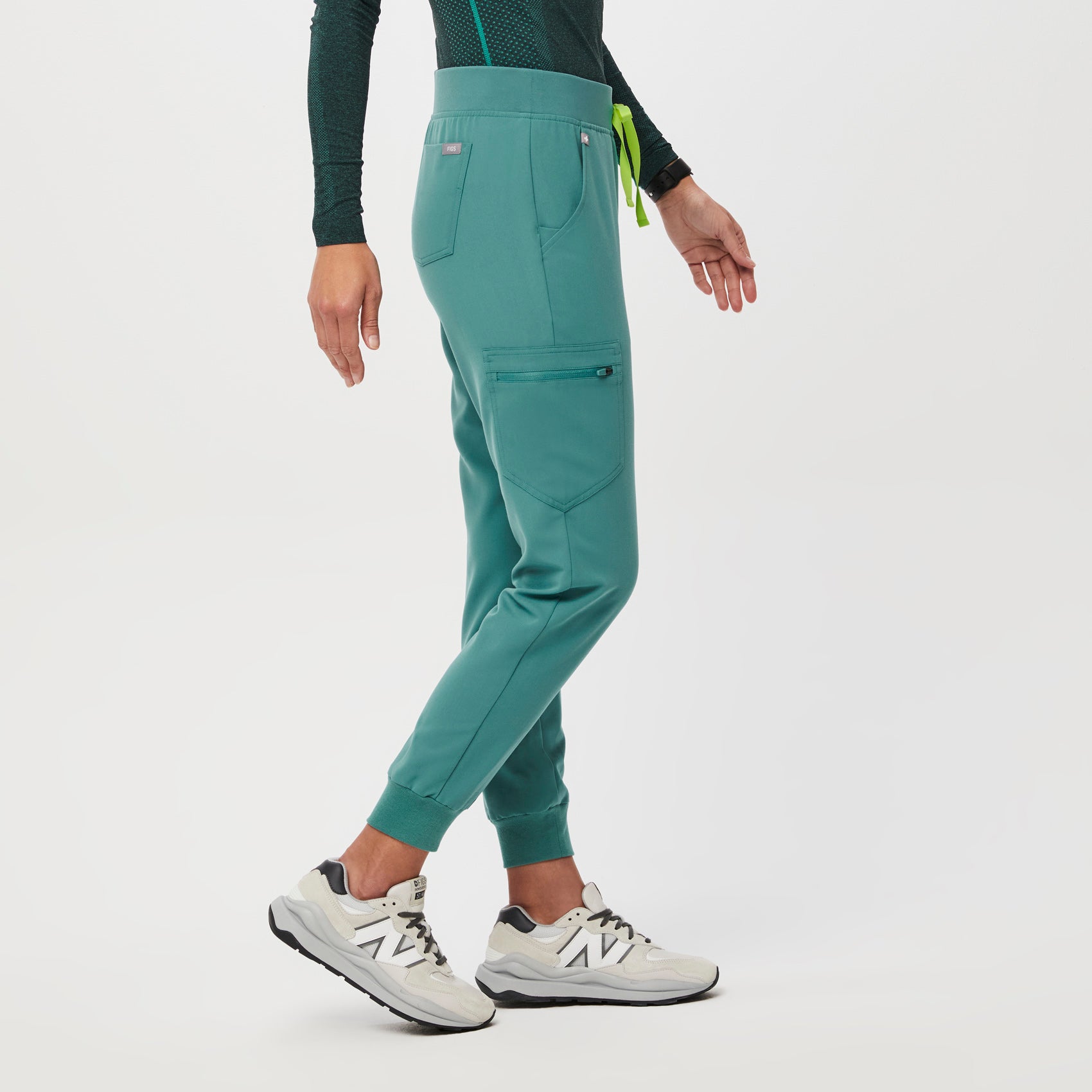 Pantalón deportivo de uniforme médico Muoy para mujer - Rosa impactante ·  FIGS