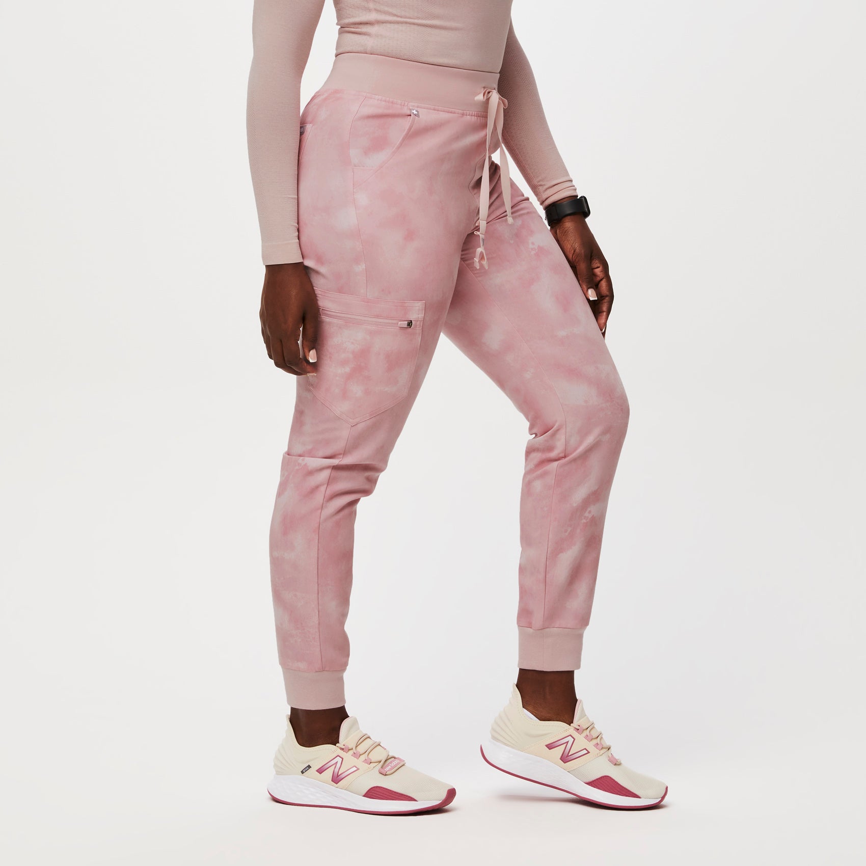 Women's High Waisted Zamora Jogger Scrub Pants™ - Marbled Rose · FIGS