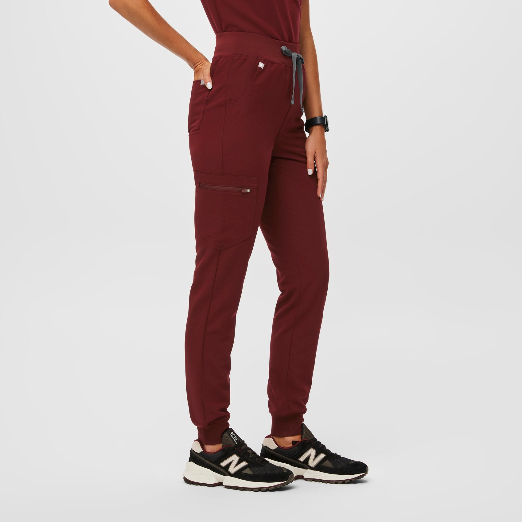 Women's High Waisted Zamora Jogger Scrub Pants™ - Auburn · FIGS