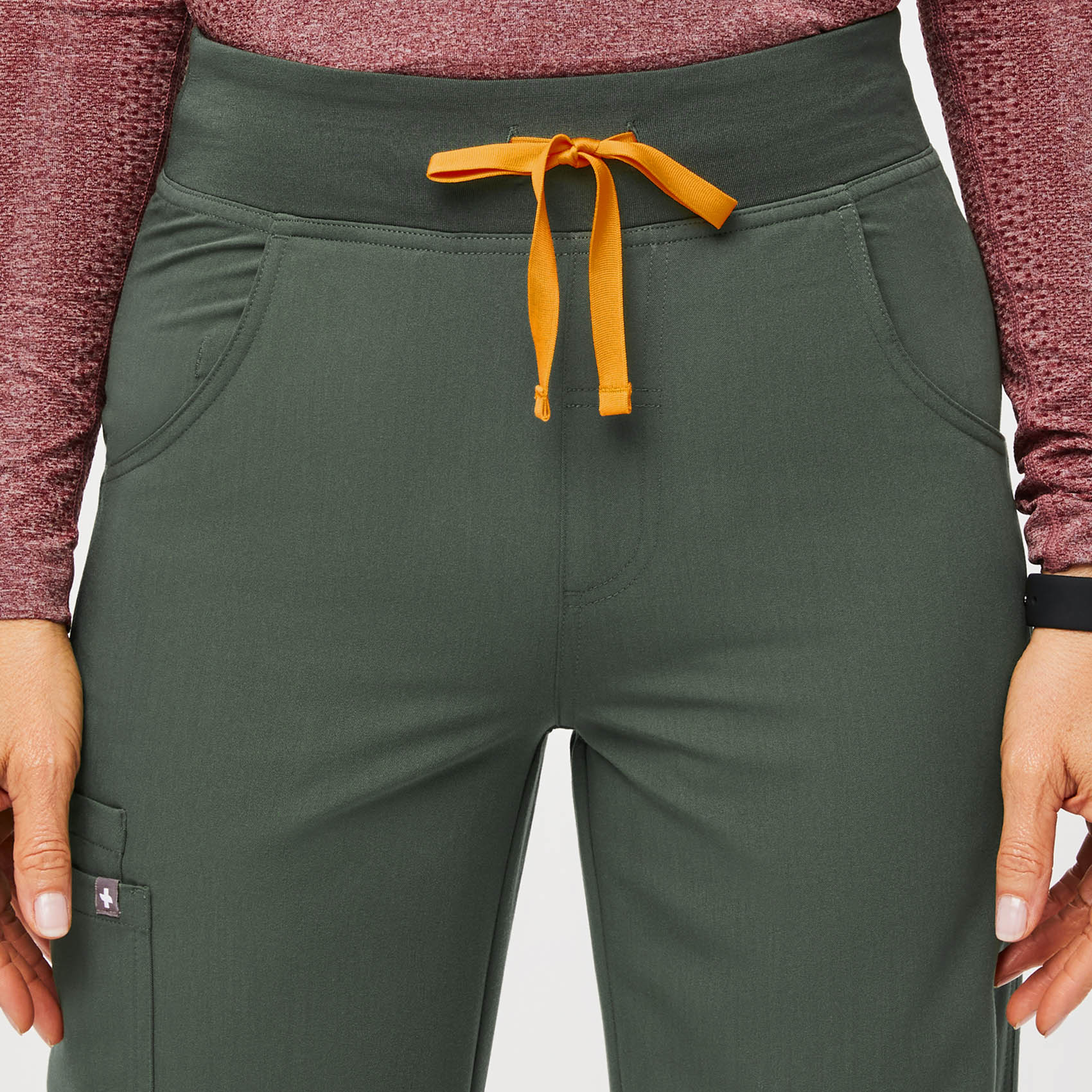 Pantalón médico cargo con cintura alta Kade™ para mujer · FIGS