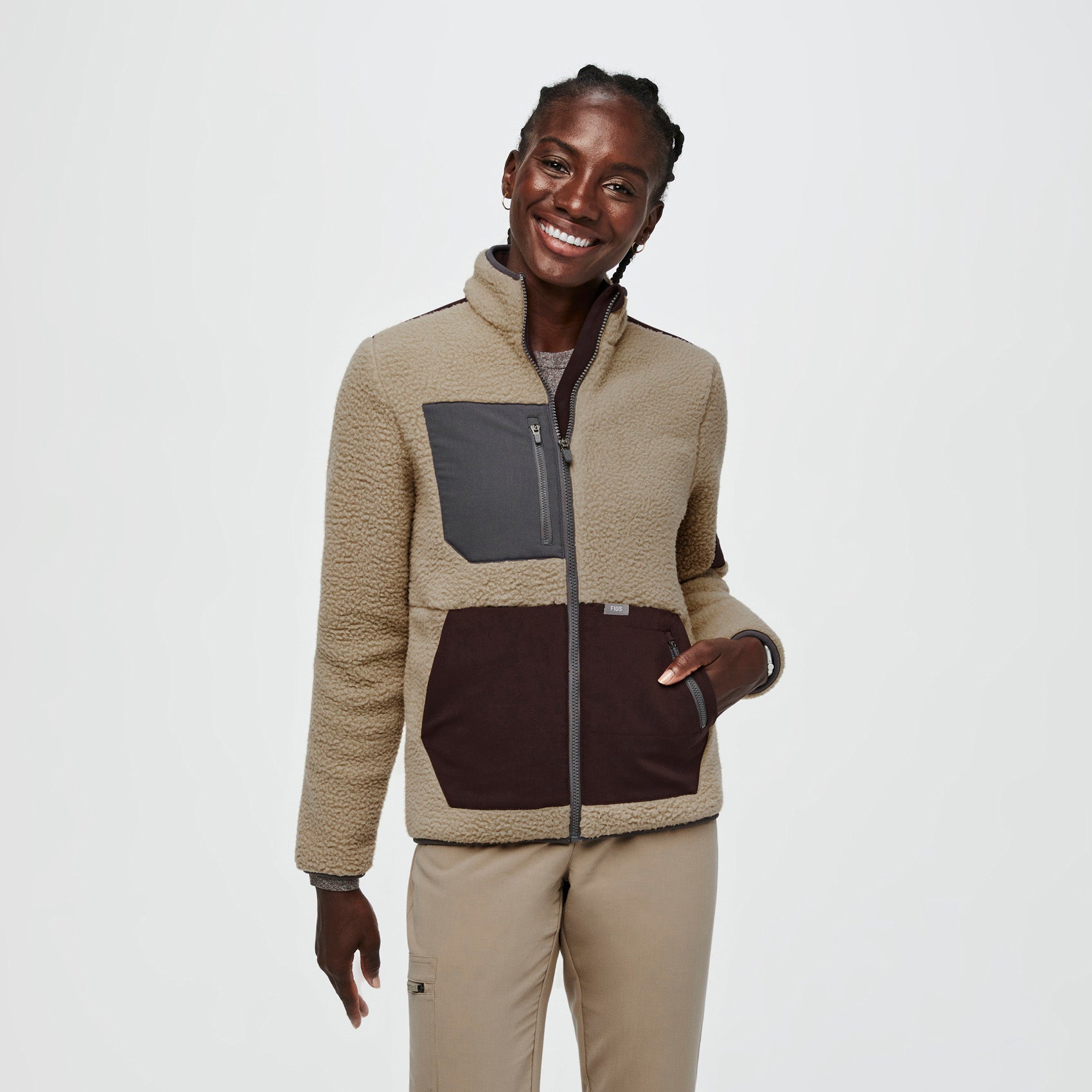 Chaqueta sherpa On-Shift™ para mujer - Latte/Espresso · FIGS