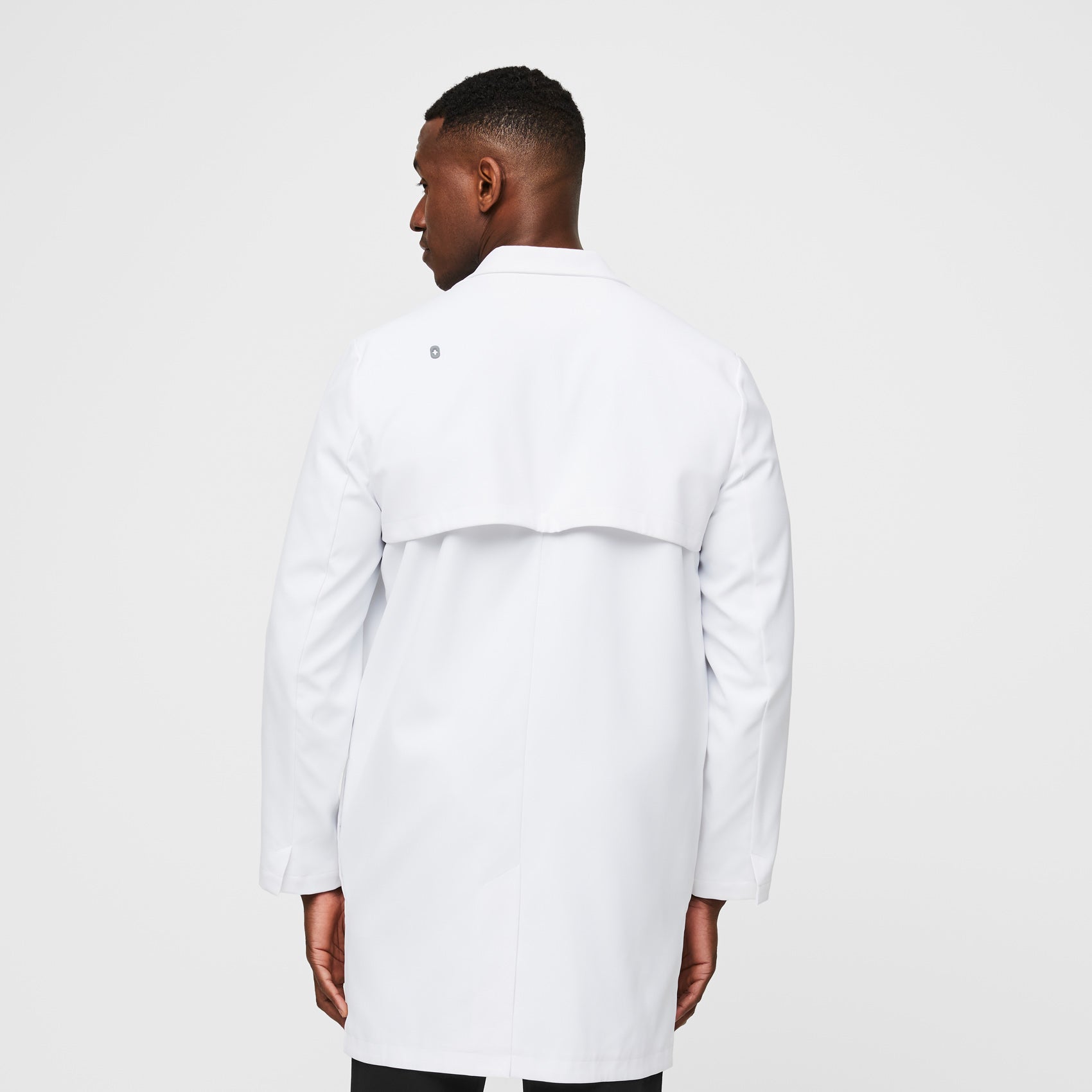 Men's Harlem Long Lab Coat - White · FIGS