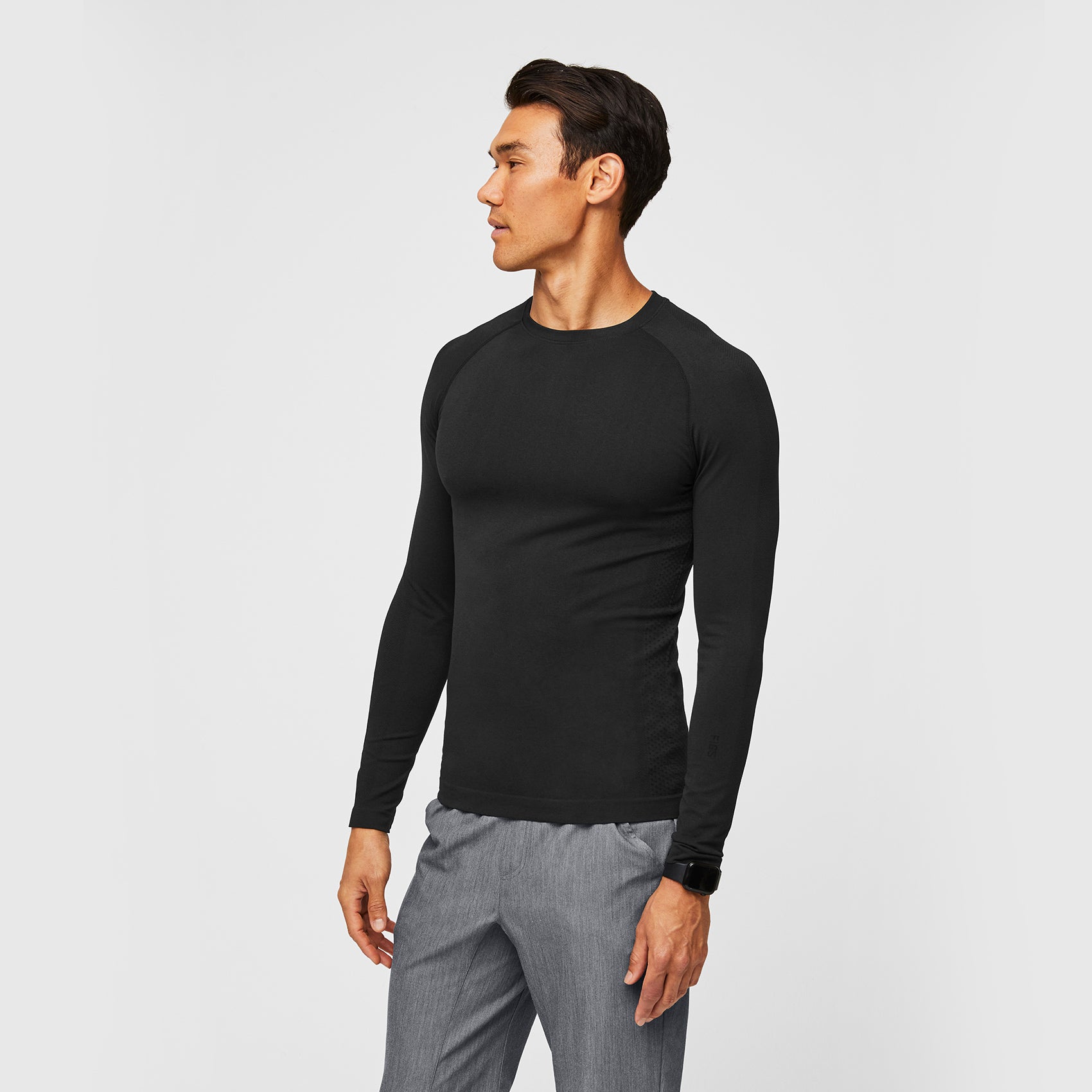 Men's Makato Seamless Longsleeve Underscrub - Black · FIGS