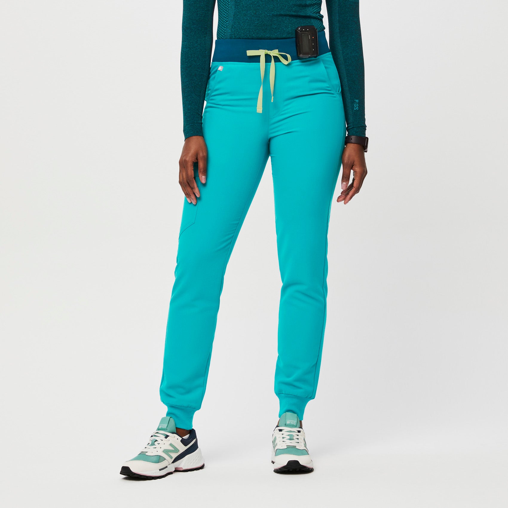 Women's High Waisted Zamora Jogger Scrub Pants™ · FIGS