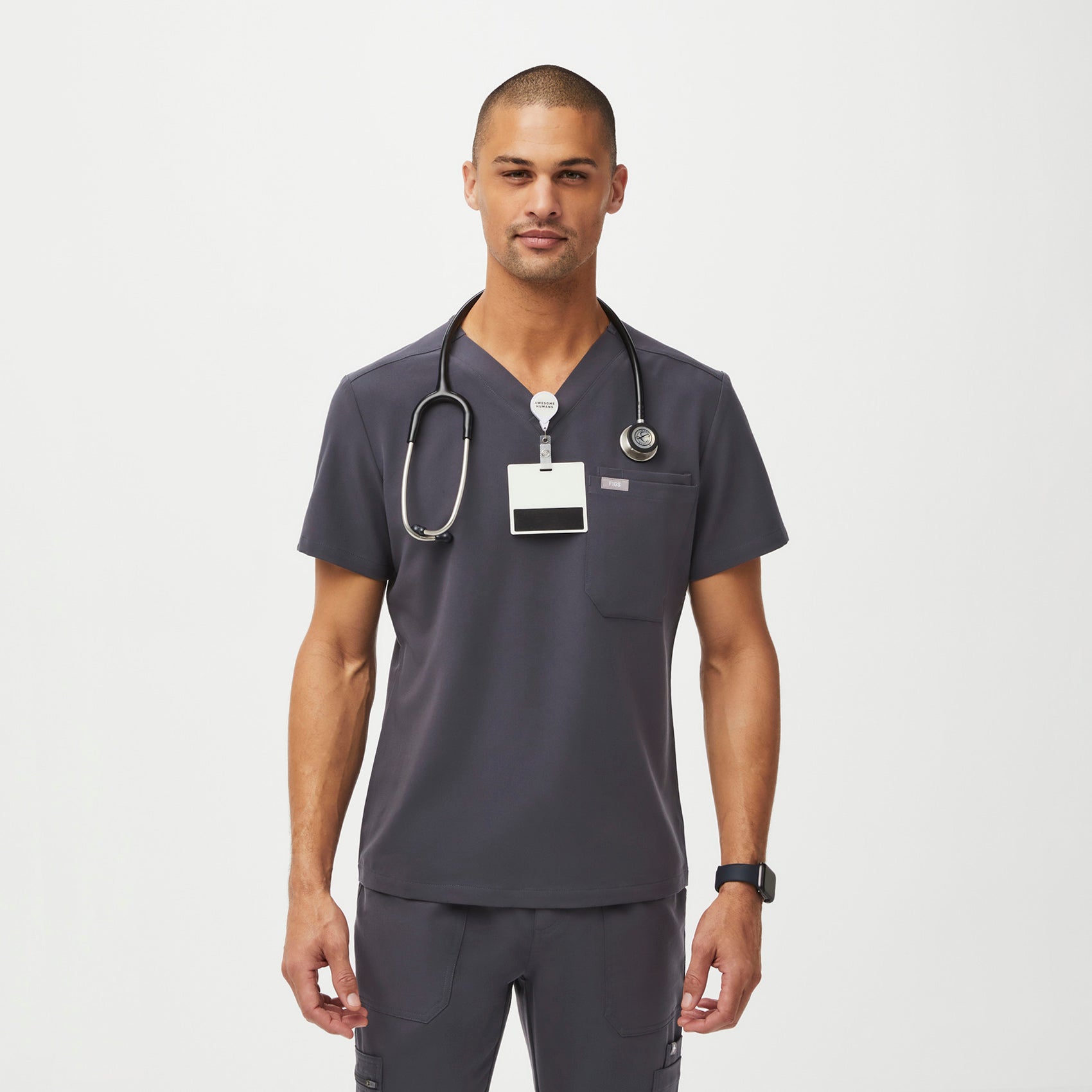 Men’s Slim Leon™ Three-Pocket Scrub Top - Charcoal · FIGS