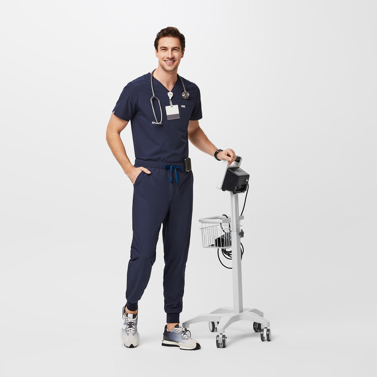 Men's FREEx™ Scrubs · FIGS