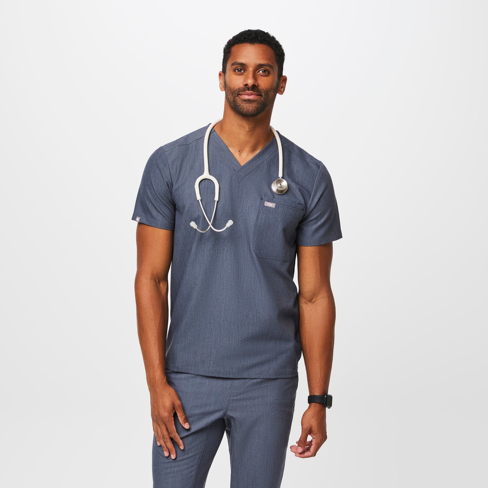 Men's Leon™ Three-Pocket Scrub Top - Heather Denim · FIGS