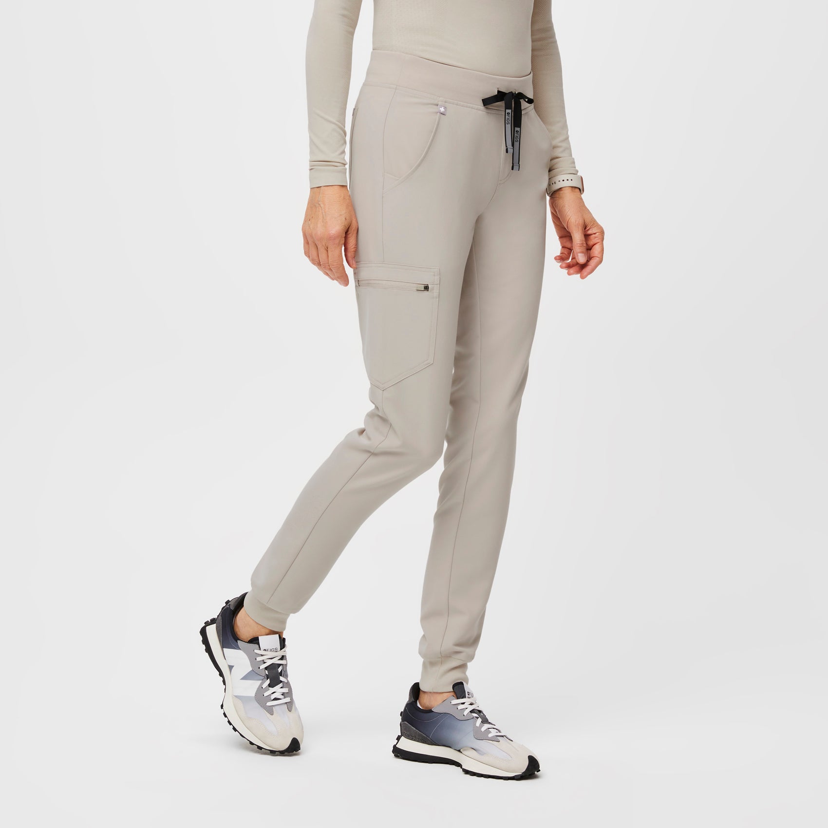 FIGS Zamora Jogger Scrub Pants in Graphite Size undefined - $30 - From  Christina