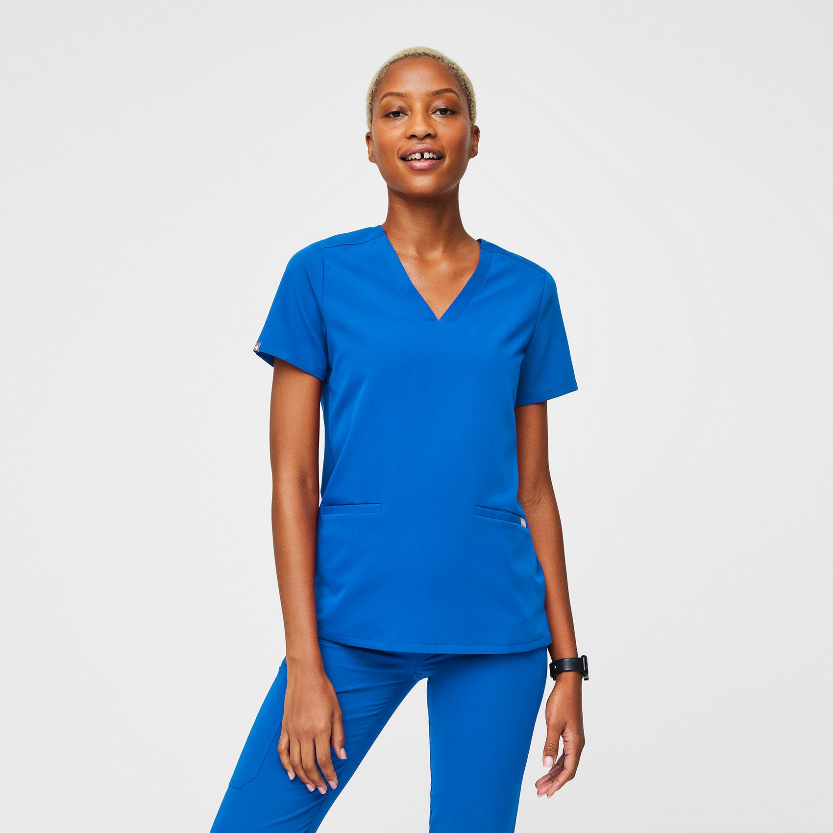FITTED SCRUB TOPS · FIGS