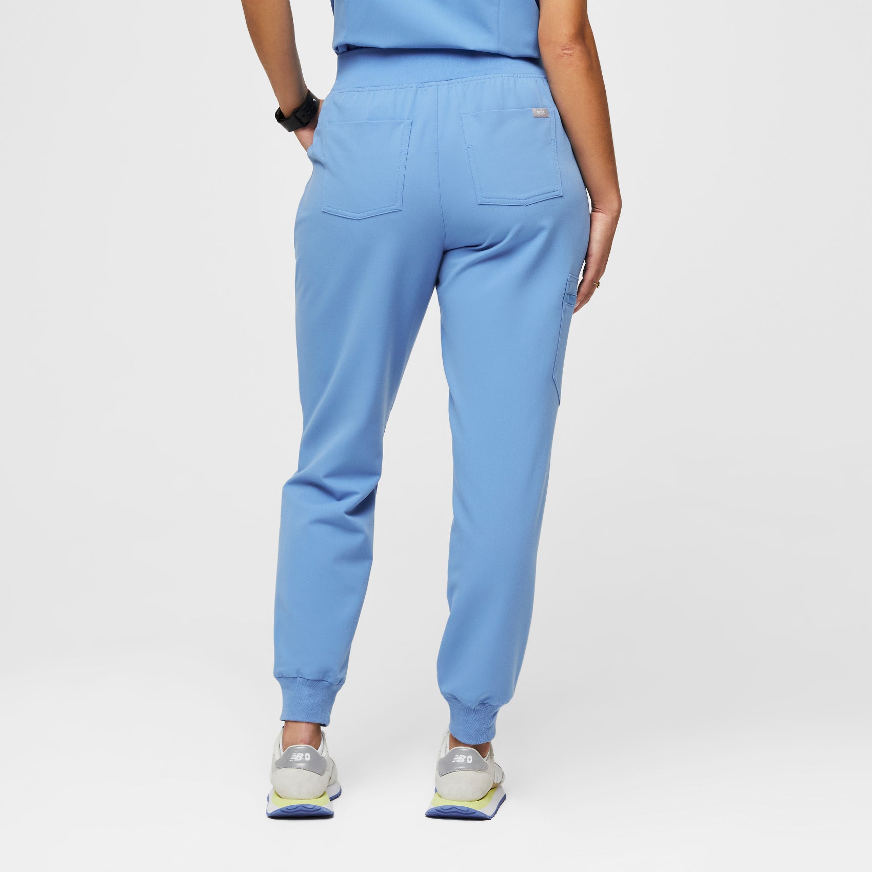 Women's High Waisted Zamora Jogger Scrub Pants™ · FIGS