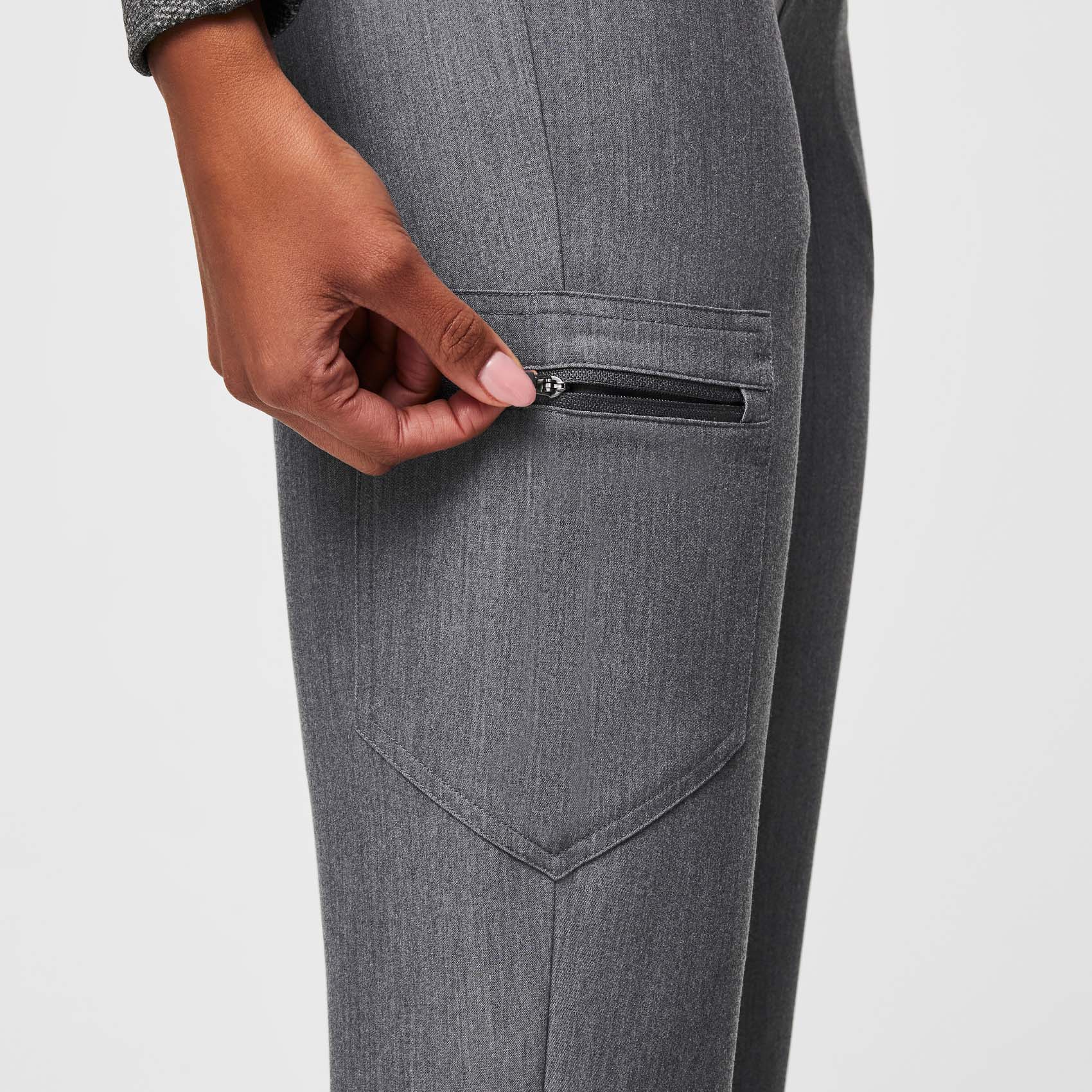 Women's High Waisted Zamora Jogger Scrub Pants™ · FIGS