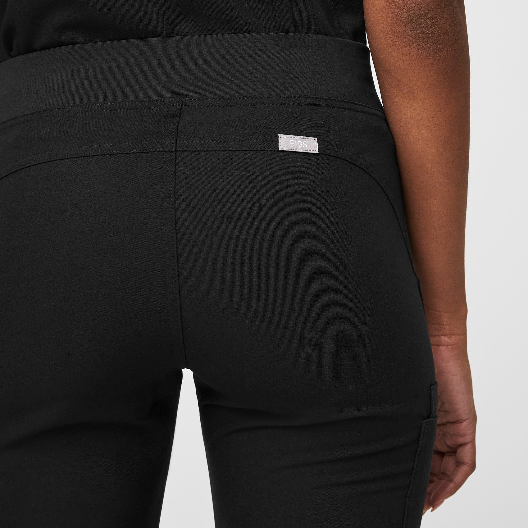 Women's Kade Cargo Scrub Pants™ - Black · FIGS