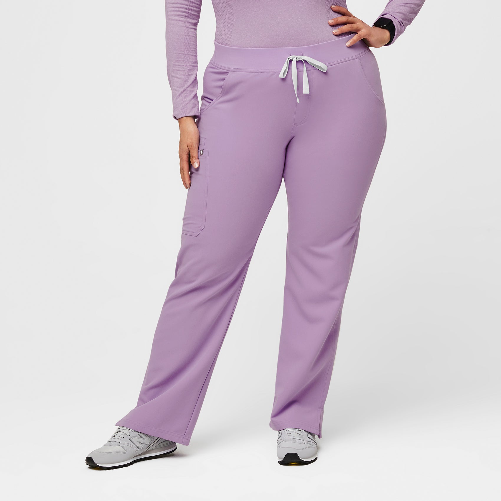 Women's Lavender Dew Petite Scrub Pants · FIGS