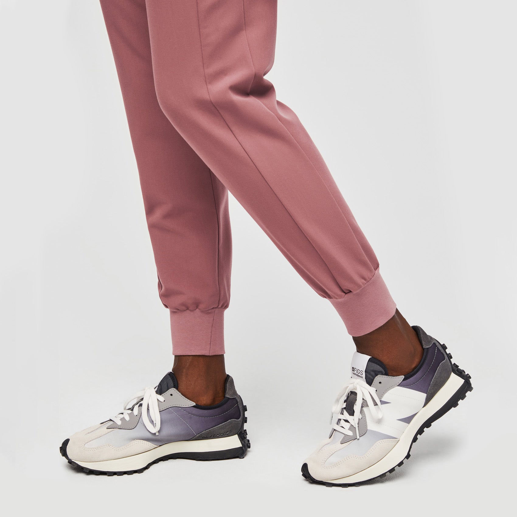 Pantalón deportivo de uniforme médico skinny Mari para mujer - Malva · FIGS