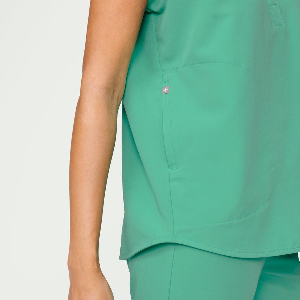 Women's Rafaela Oversized Scrub Top · FIGS