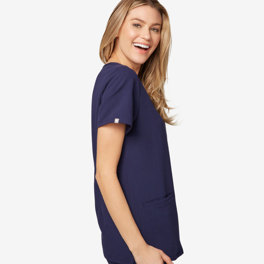 Women's Three-Pocket Scrub Top - Casma – FIGS